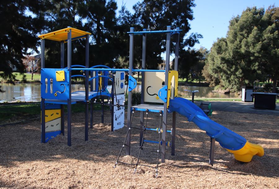 Playground Equipment - Parklea 31